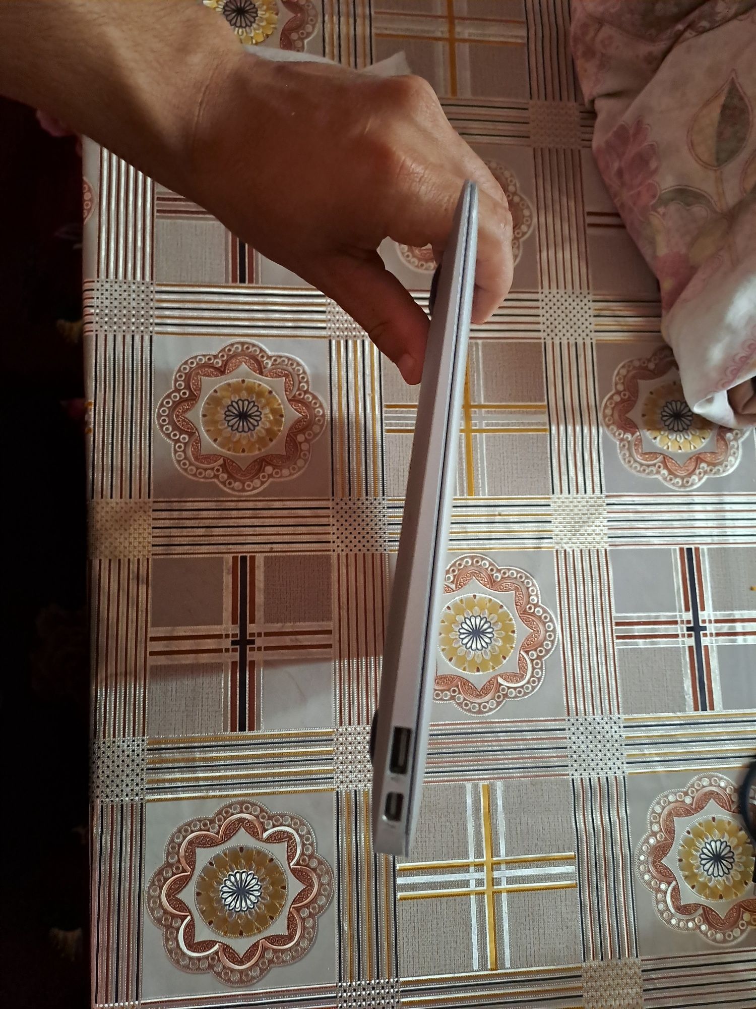 MacBook Air (11-inch, mid 2011)