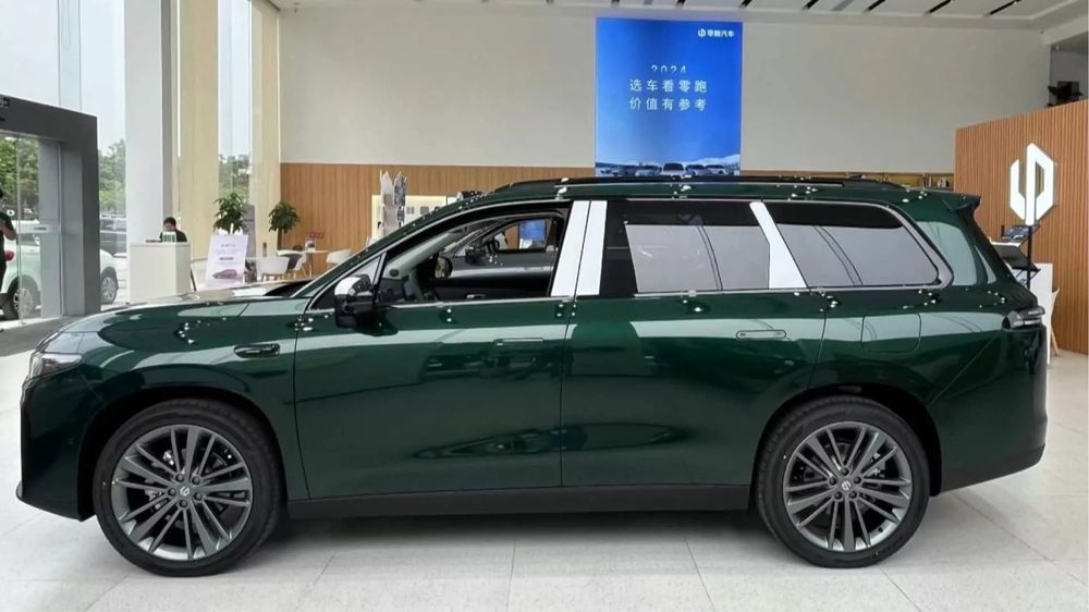 Leapmotor C 16 Зеленый Гибрид 3 позиция 2025 в наличии