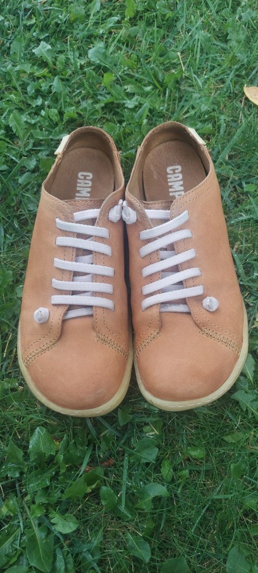 Боси обувки Camper Peu