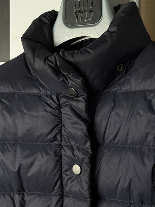 Продаю зимнюю куртку тёмно-синего цвета