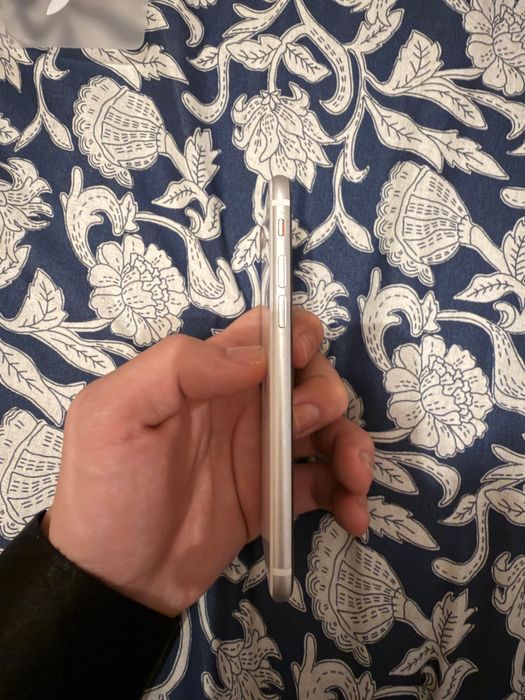 Vand Iphone se 128 gb