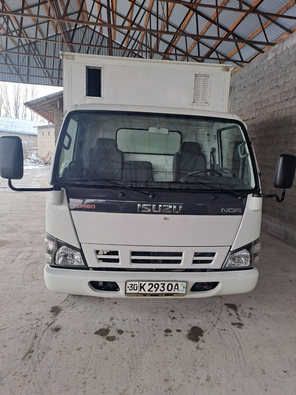 Isuzu furgon 2016
