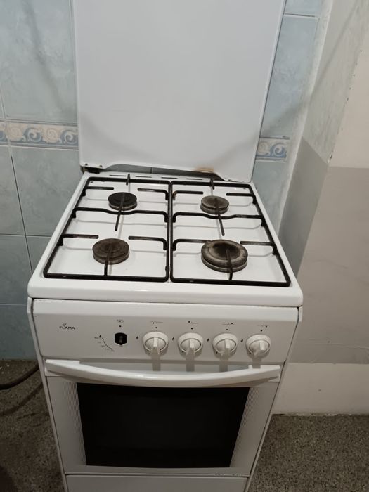 Продам газовую плиту
