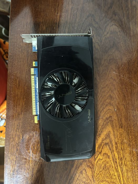 vand placa video light gaming