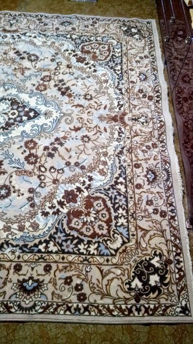 Ковер в хорошем состоянии