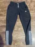 Vand pantaloni adidas!