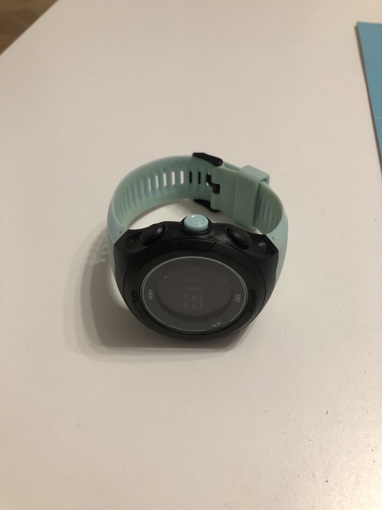 Smart часовник с GPS,, Bluetooth и пулсомер за бягане onmove 500,