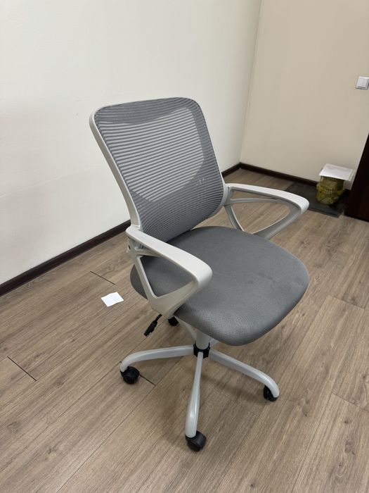 Продаются офисные стулья