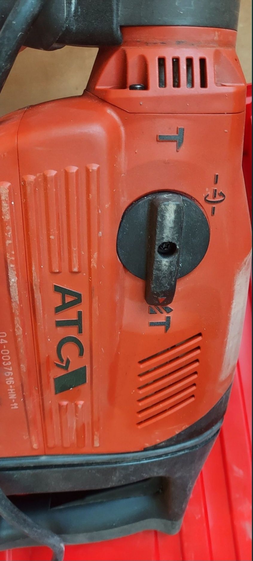 Hilti ТЕ 80-ATC/AVR ударно пробивна машина
МАШИНА Професионална Оригин