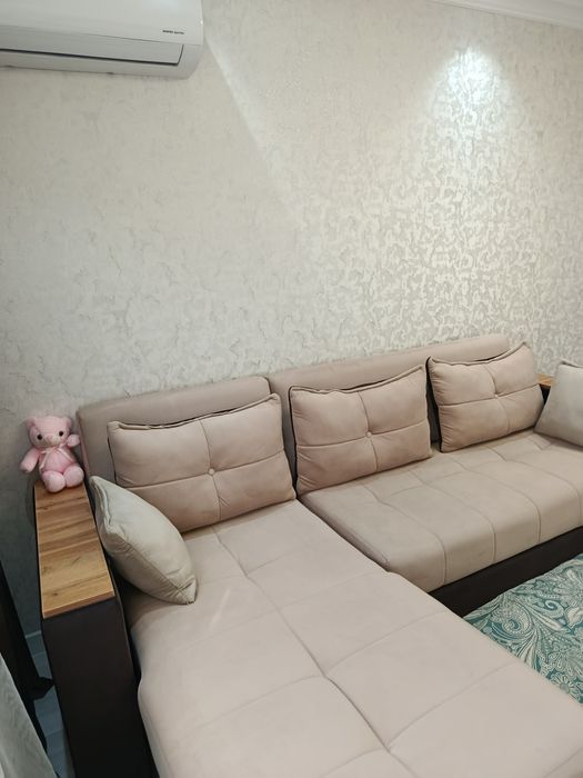 Мехмонхона учун диван