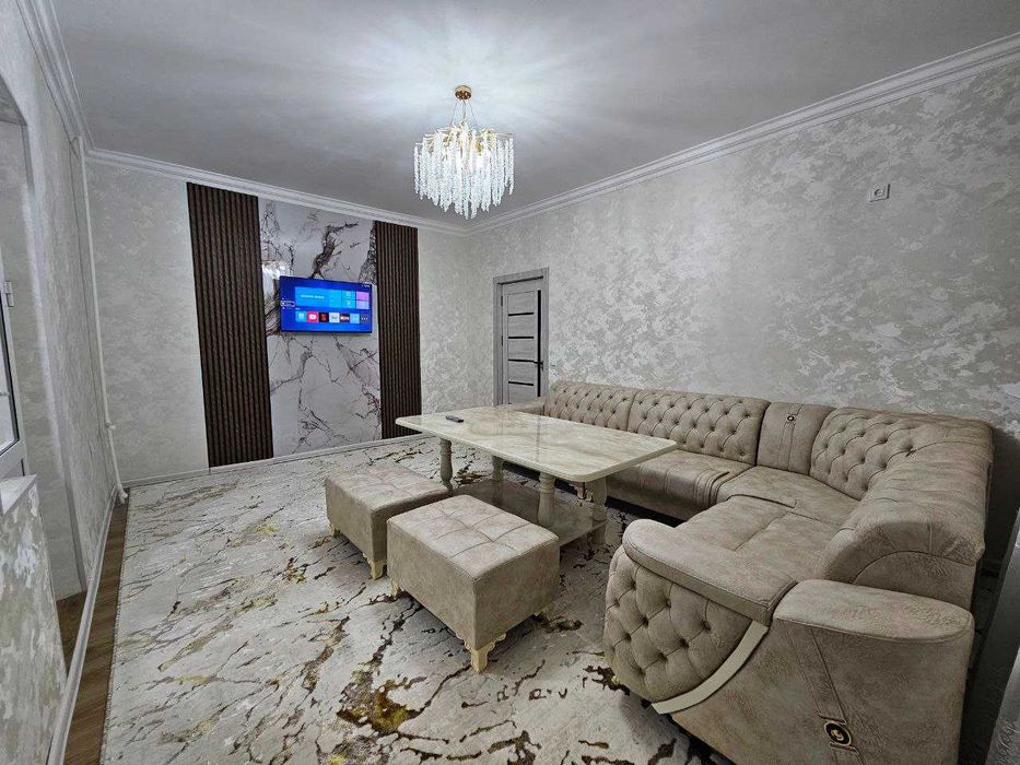 Самарканд шахрида 2 хонали 3 хонали килинган уй сотилади.