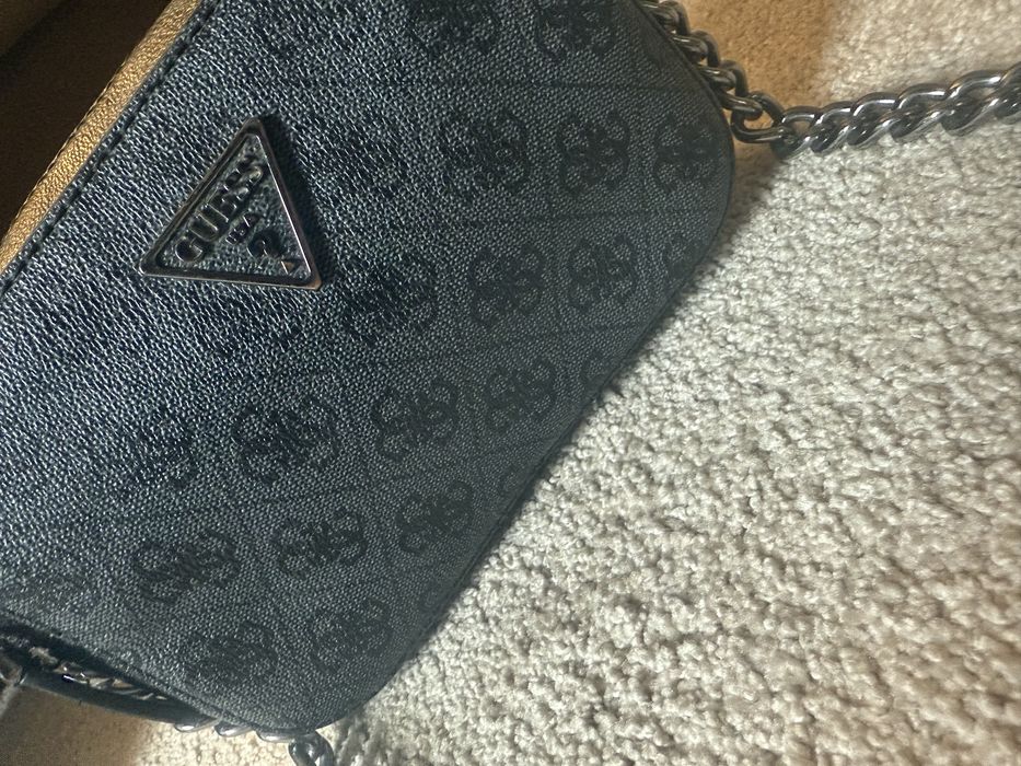 Дамска Чанта Guess
