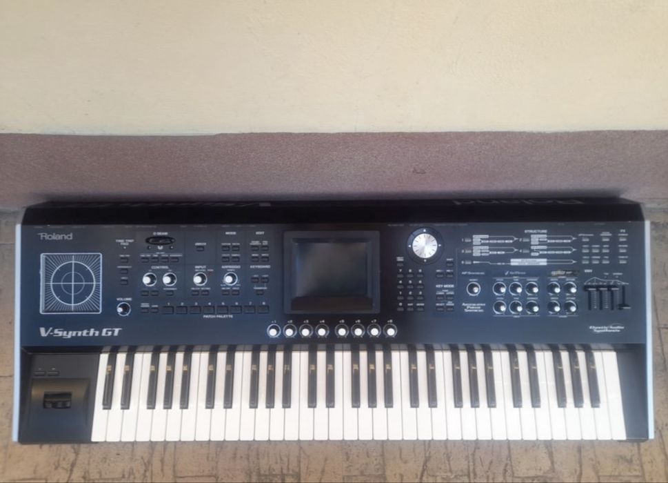 synth profesional Roland V-Synth GT