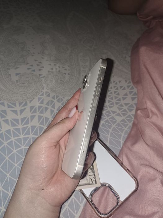 IPhone 13 в идеальном состояниее
