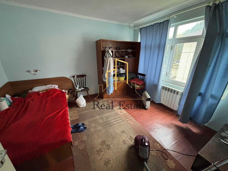 Продава се Етаж от къща в Разград, Възраждане - 195 кв.м за 889 €/кв.м - Снимка #1