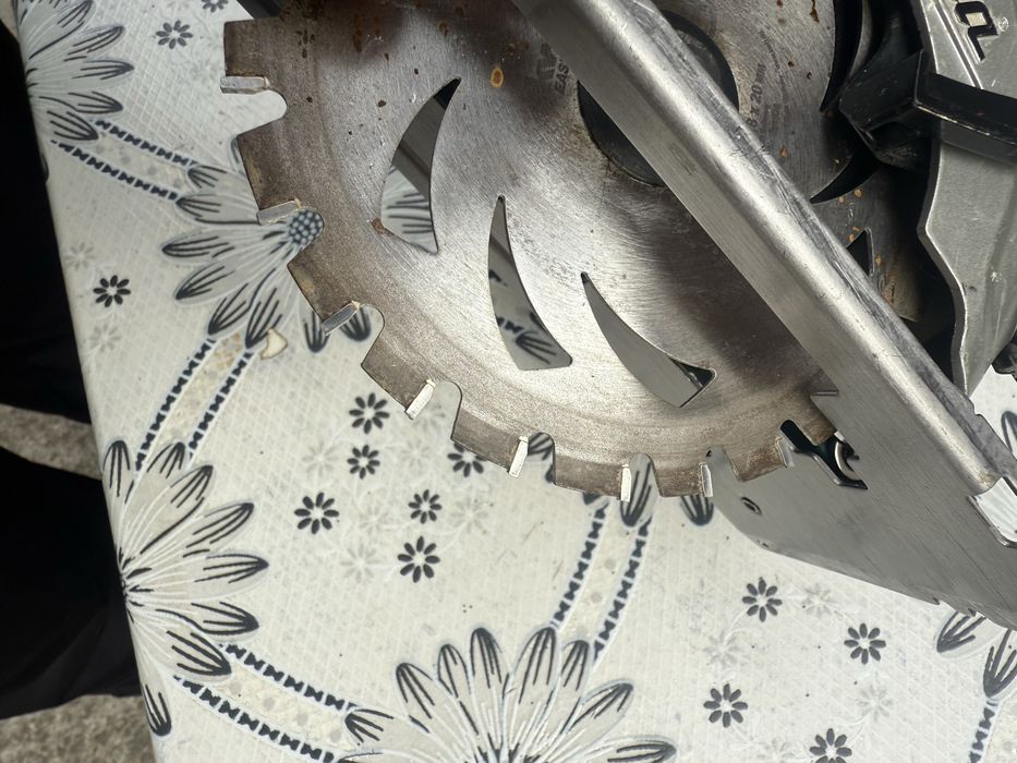 Ръчен акумулаторен циркуляр Makita DSS501Z / 18 V, диск 136 мм /