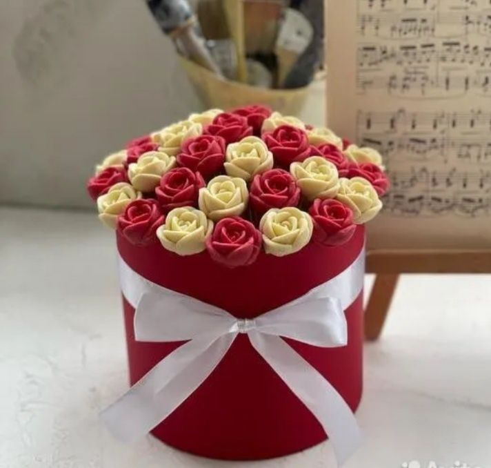 Подарочные шоколадные букеты для любимых съедобные в шоколаде розы  SH