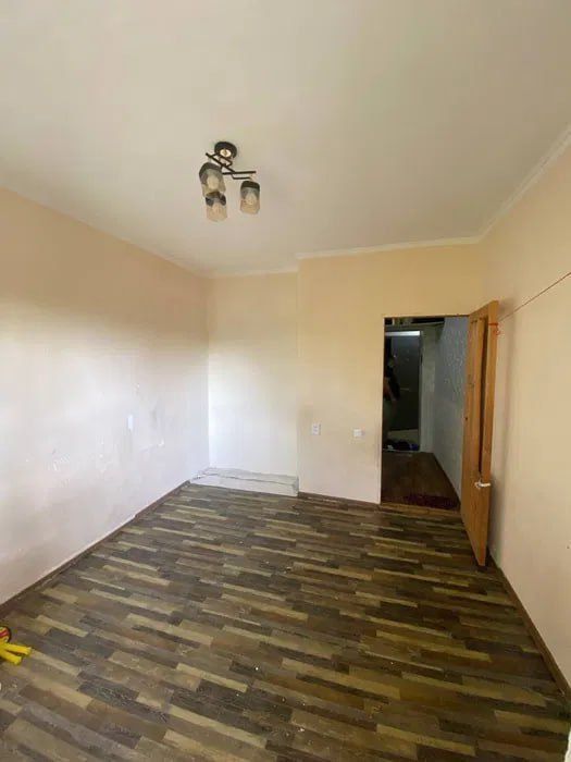 1/3/4. Сергели 2. Дом - бывшее общежитие. Квартира 18 м². Метро 400 м!