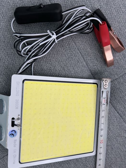 Lampă LED auto cu prindere magnetică, pe bateria mașinii