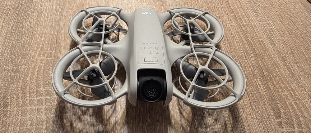 Vand Drona DJI Neo + Pachet Fly More Combo