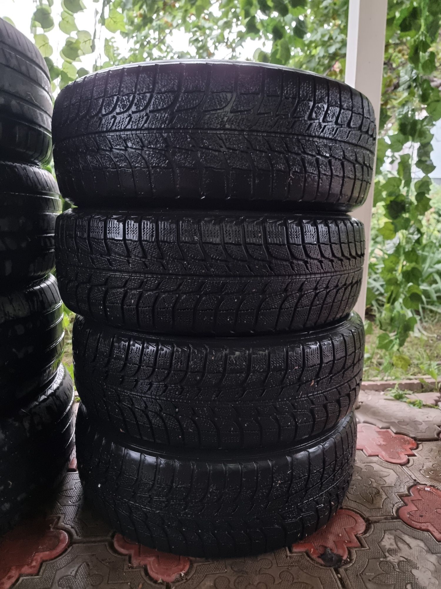 Комплект резины MICHELIN R17