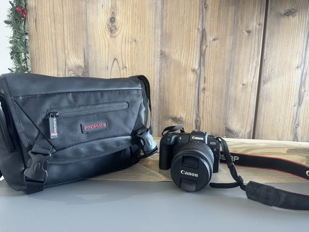 Aparat foto Mirrorless Canon EOS RP, Full-Frame