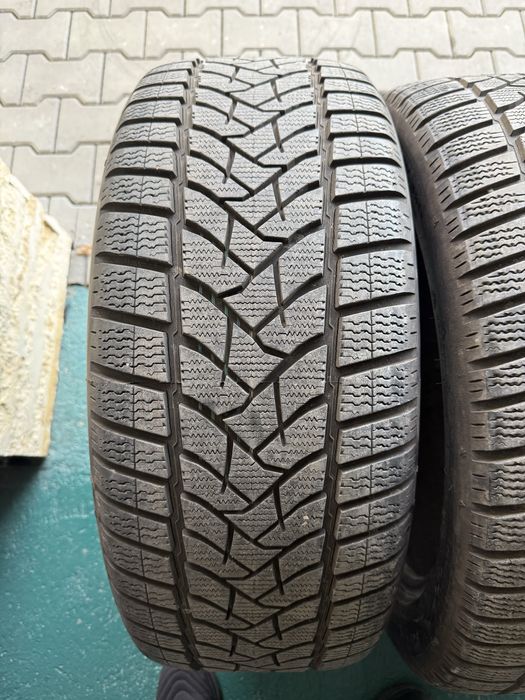 Set 4 anvelope de iarna Dunlop 255/45 R20