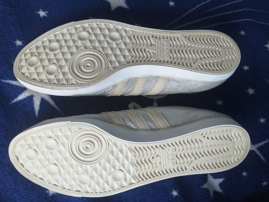 Adidasi sleek series