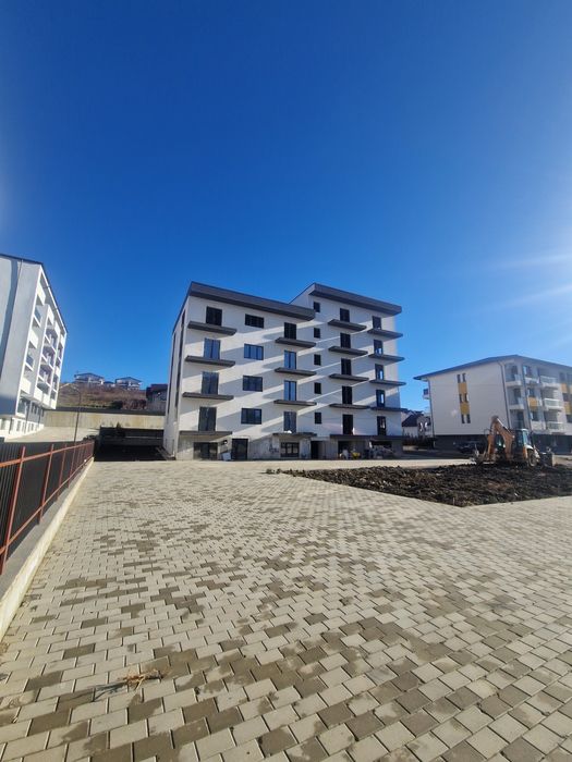 Vand apartament 2 camere Visan!