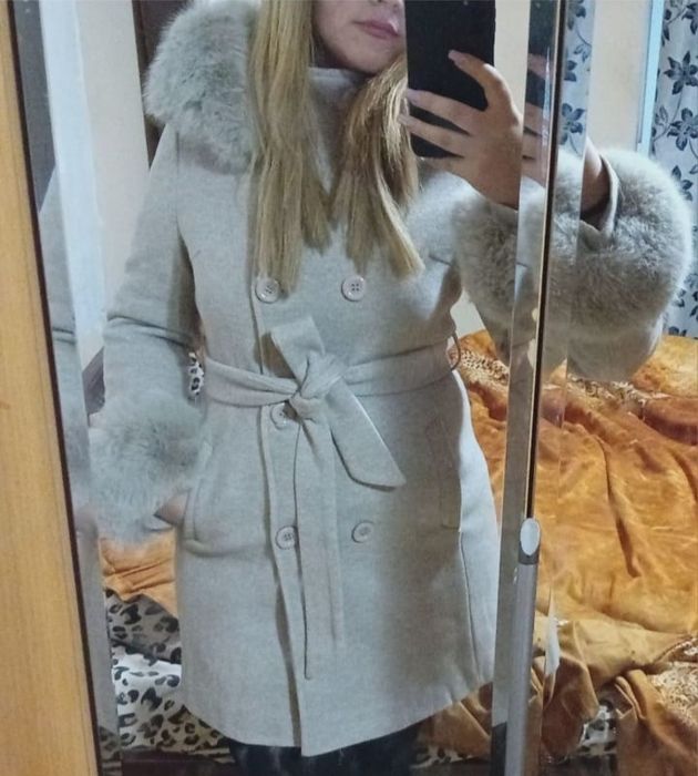 Vând palton din mix de lână