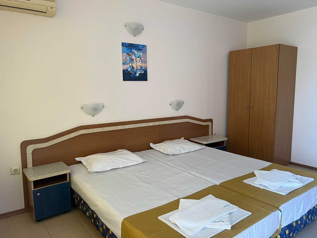 Продава се Двустаен апартамент в Несебър - 91 кв.м за 1500 €/кв.м - Снимка #9