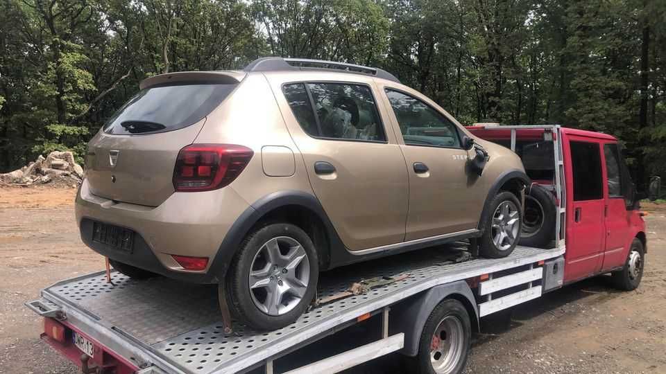 Spate sandero stepway cu haion bara spate triple  2019 cu 16.000 km