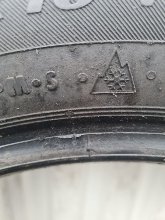 2 Anvelope de iarna *195/55R16 *Matador*LICHIDARE STOC*50 Lei Buc*