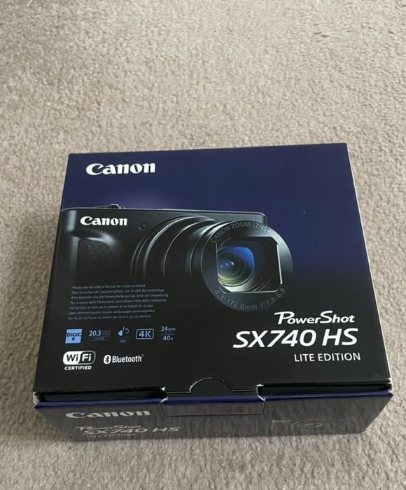 Canon SX740HS