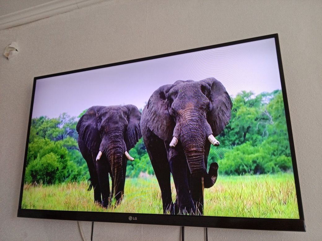 Большой LG-110см.3D SMART WIFI T2