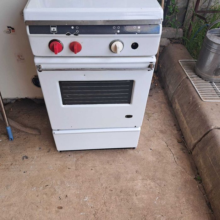 aragaz 3 ochiuri si aragaz de cort