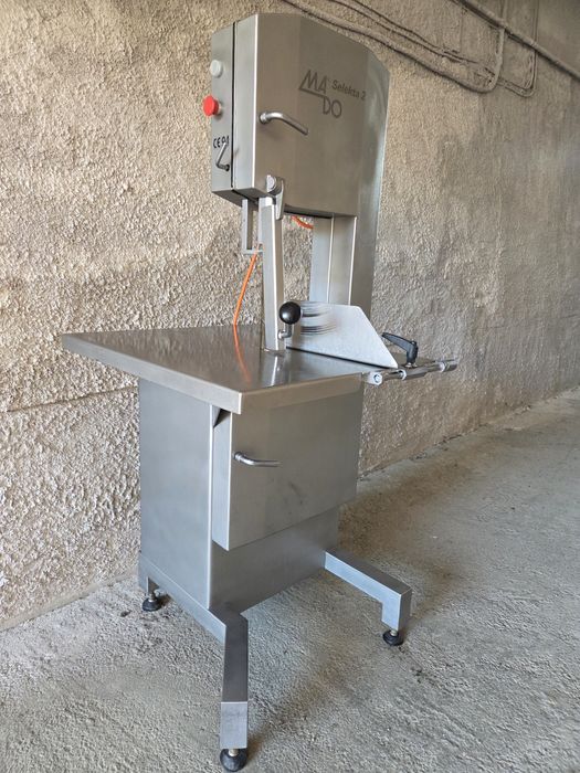 Banzik banzic taiat oase carmangerie macelarie