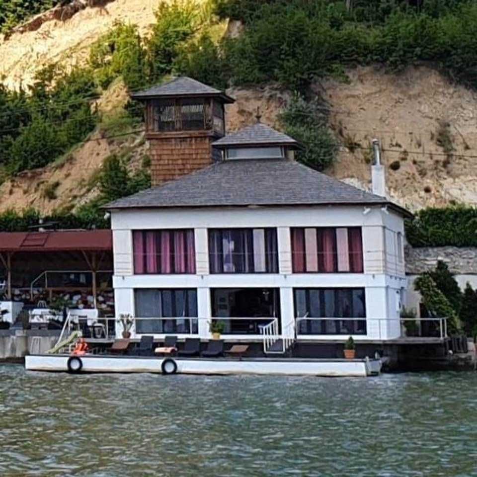 Cazare CASA JOCO CLISURA  ponton pe Dunare; Ptr liniste