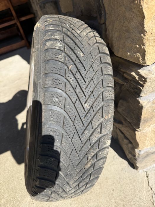 Зимни гуми 195/65R15