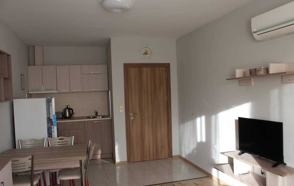 Дава се под наем Двустаен апартамент в Бургас, Меден рудник - зона А - 60 кв.м за 325 € - Снимка #4