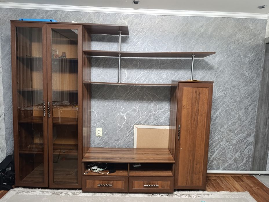 Продам стенку в зал