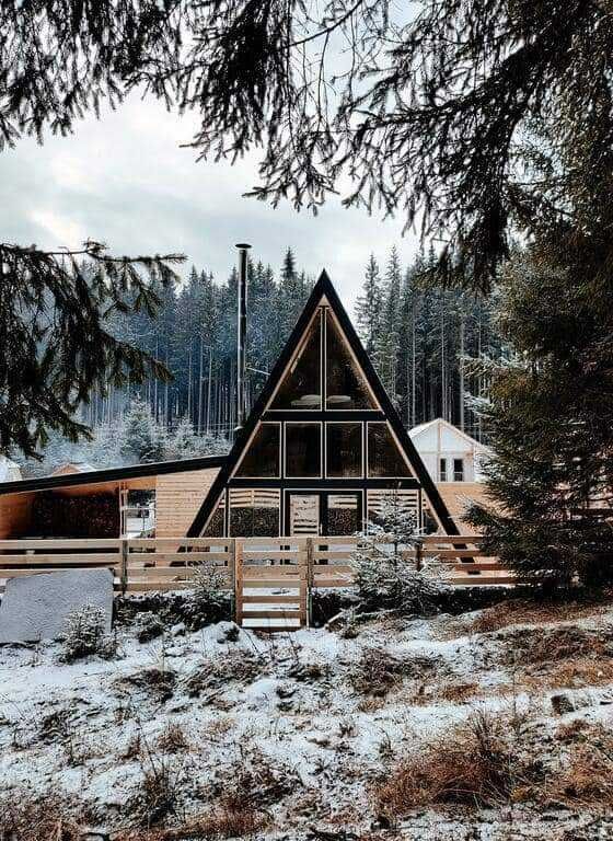 Cabana stil A-Frame si case din structura de lemn