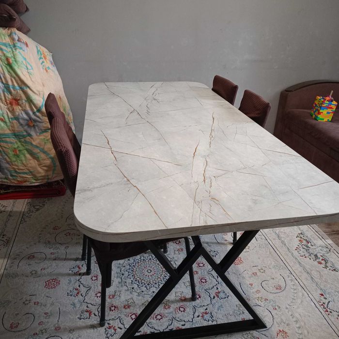 Продам Стол и Диван