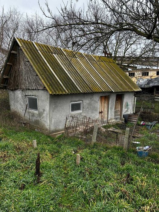 inchiriez casa cu 2 camere in loc Mahmudia 560mp