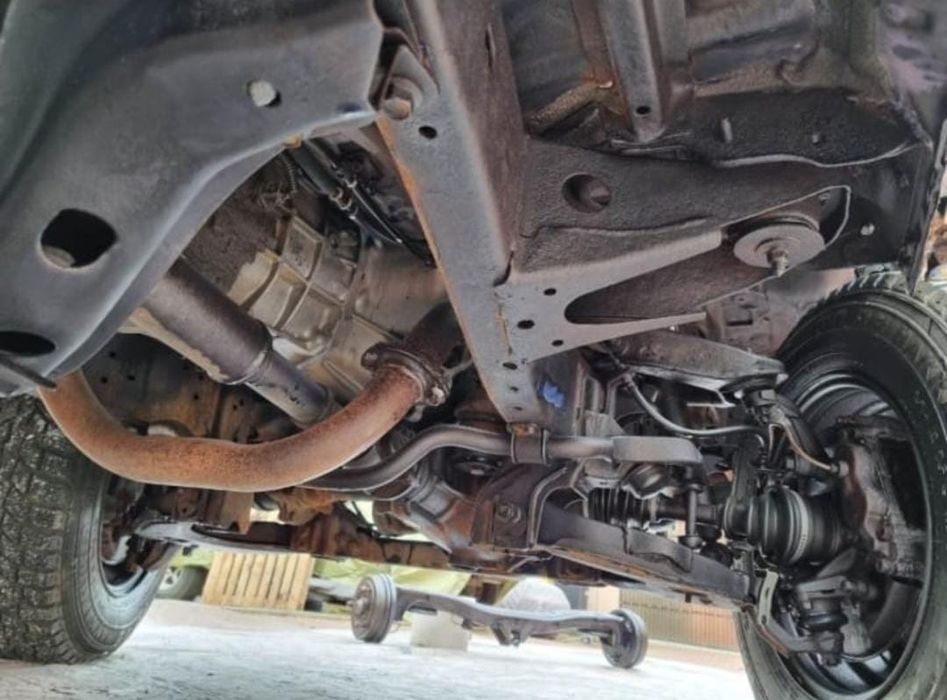 Autoutilitară Toyota Hilux 2.5 d4D 102 cai cu TVA si vamă platită