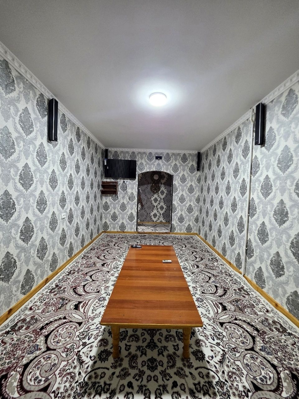 9 bozor 11 maktab oldida 3 xona 2 etaj 5 etajka
