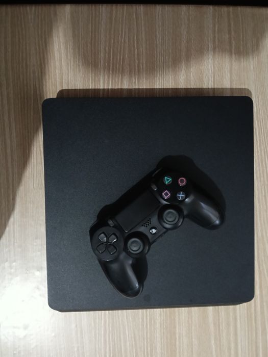 PlayStation4 Slim+ Controller+ 4 jocuri
