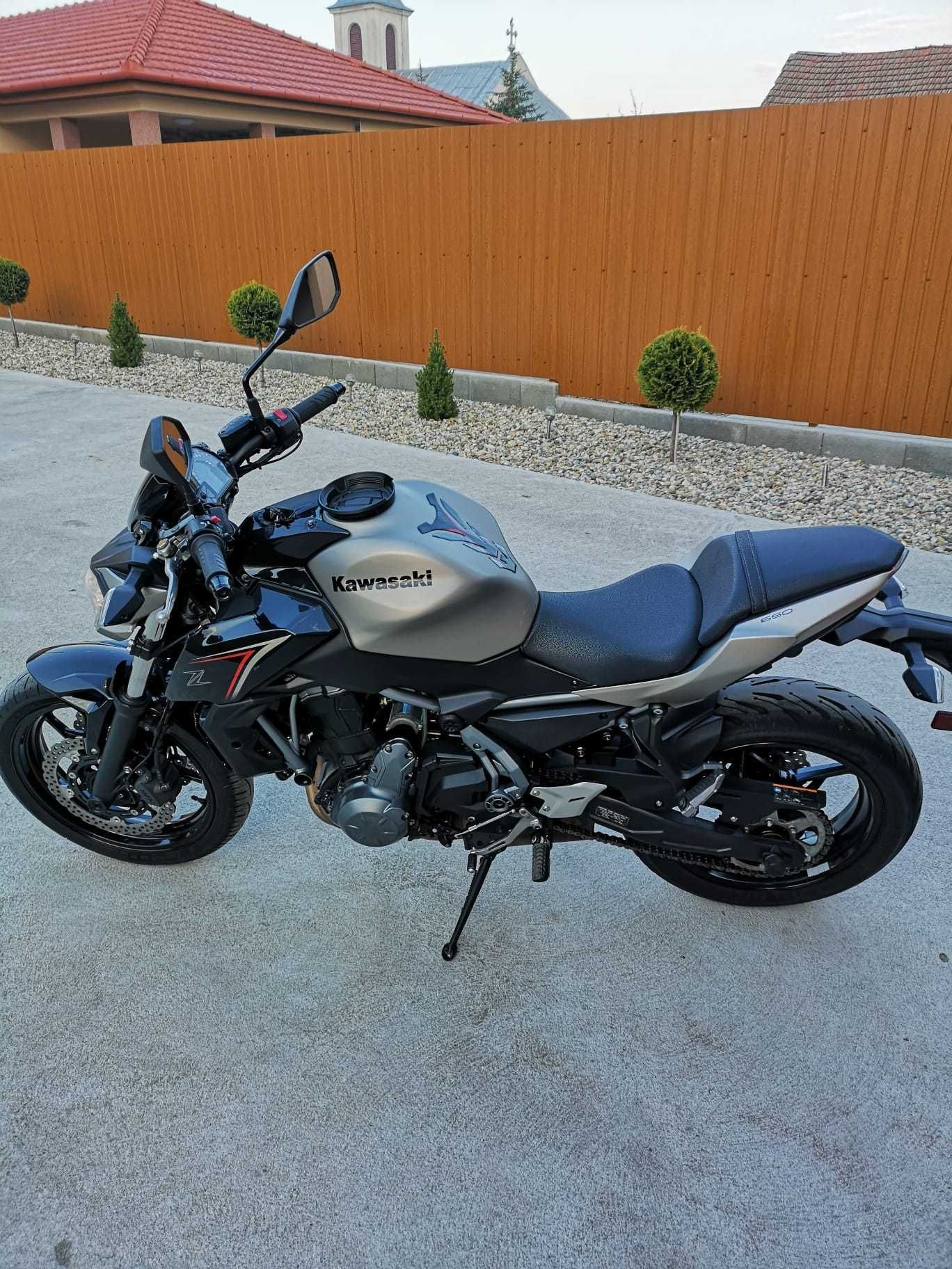 Motocicleta Kawasaki Z 650