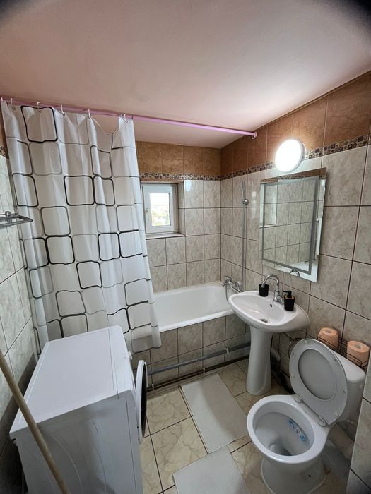 Inchiriez apartament 2 camere decomandat