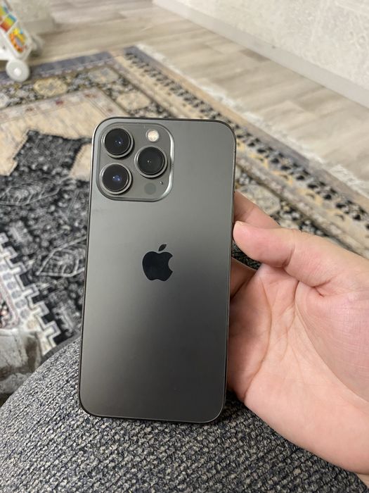 Срочно  продам айфон 13 про